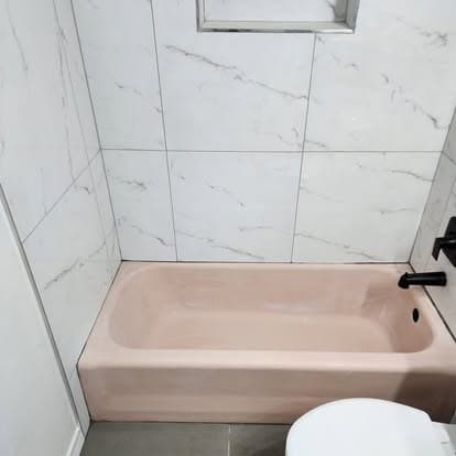 Bathtub Refinishing: before